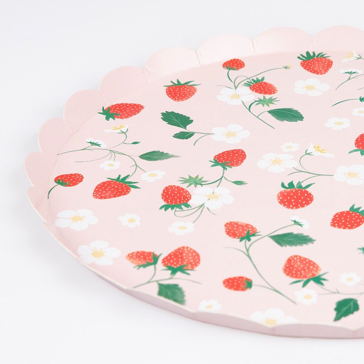 Strawberry Pattern Dinner Plates (x 8)