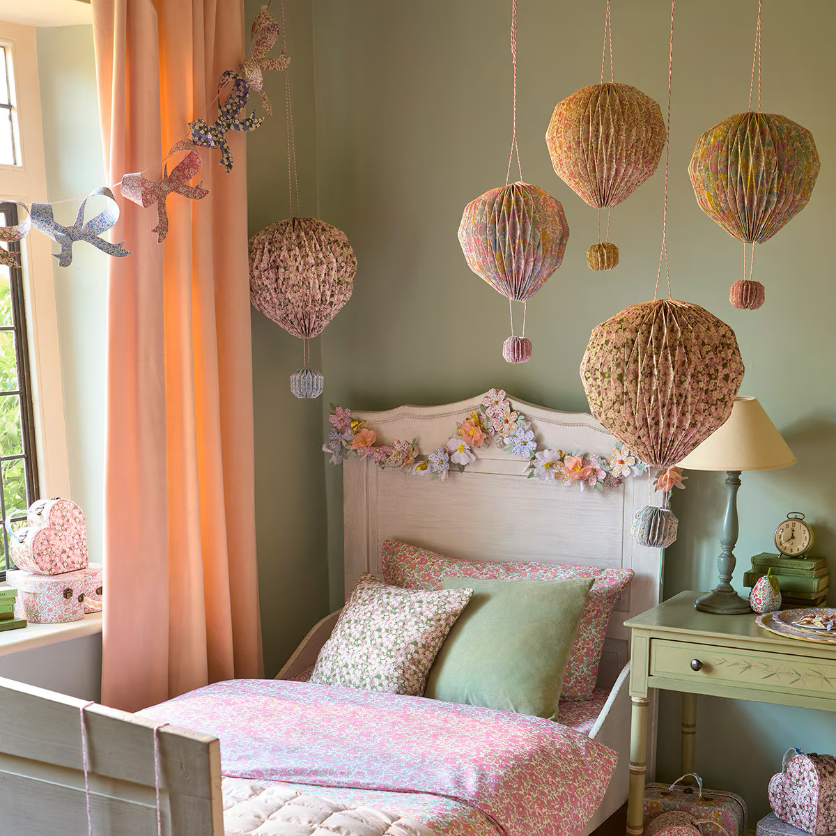 Meri Meri x Liberty Origami Balloon Decorations (x 3)