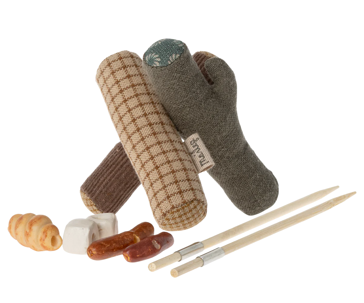 Bonfire set, mouse