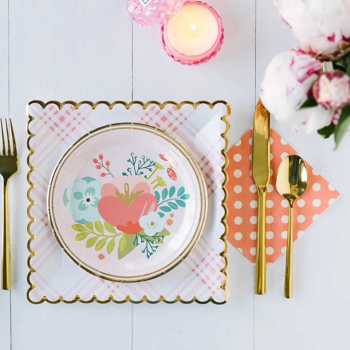 Garden Party 9” Scalloped Plaid Plate